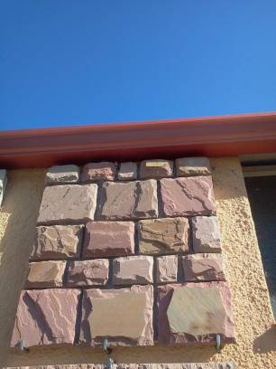 Red sandstone in square slabs